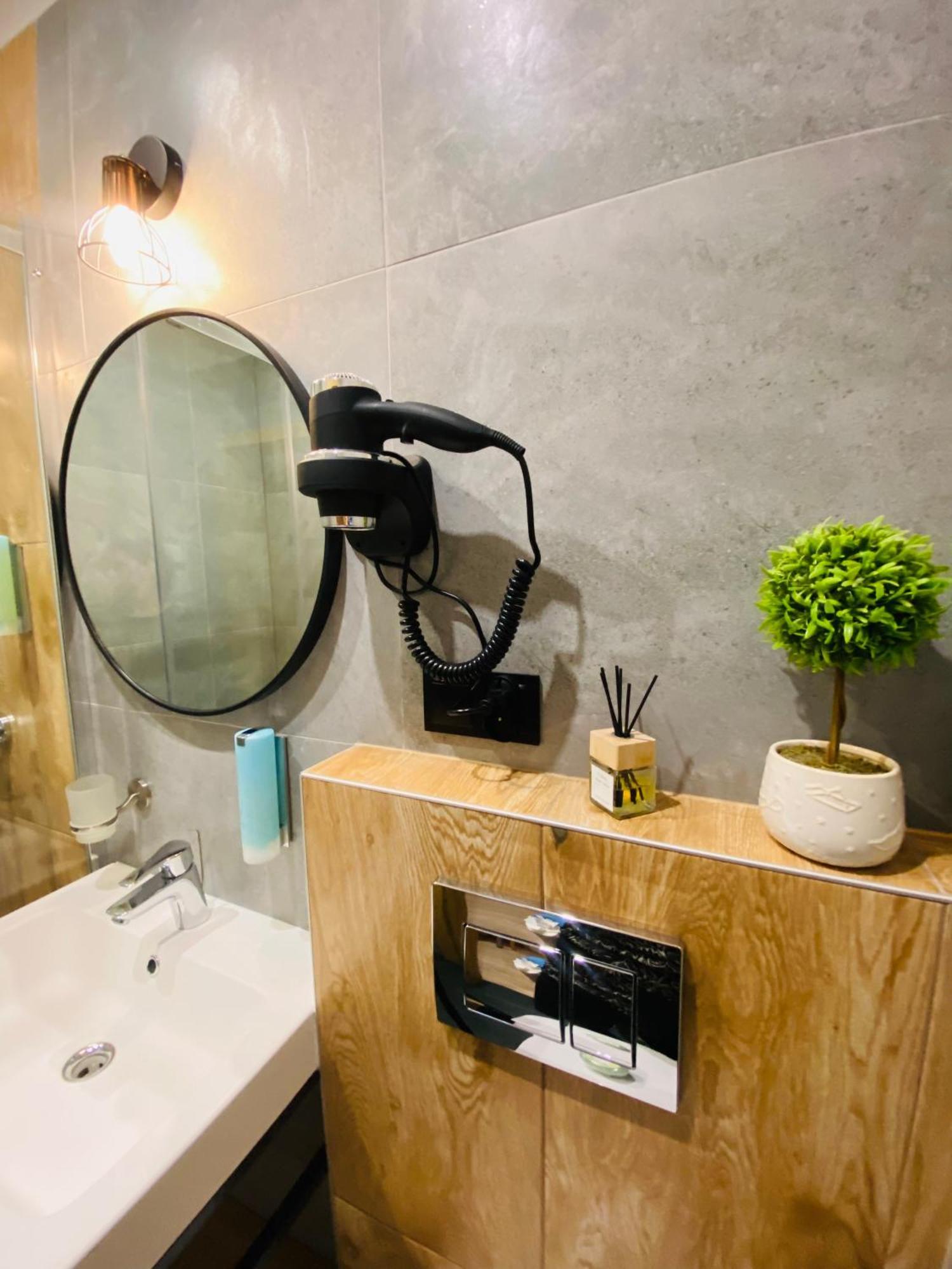 Double Room Private Bathroom