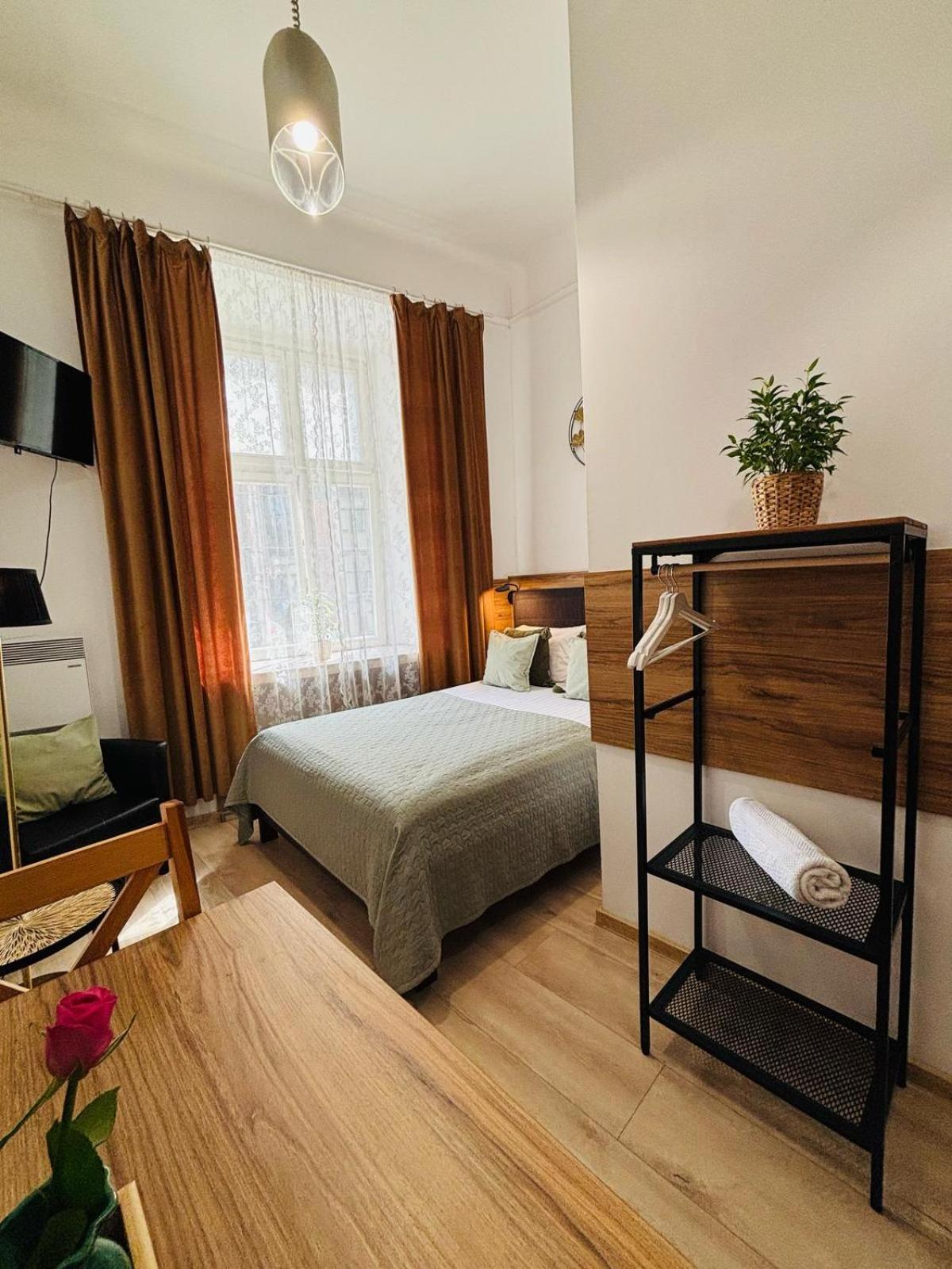 Double Room Private Bathroom