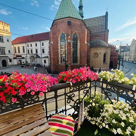 Krakow Apartments & Rooms-3